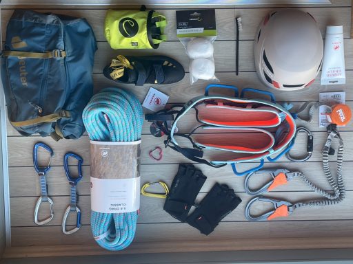 Klettergurte, Karabiner, Klettersteigsets, Helme, Kletterseile, Chalkbags, Chalk, Kletter Schuhe